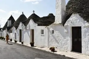 Trulli-in-puglia-slow-travel